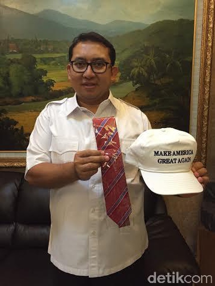 Serahkan Topi dari Trump, Fadli Zon: KPK Jangan Lebay!