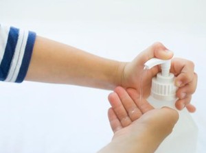 Miris, Gadis Remaja Tusuk Kakek-kakek karena Rebutan Sebotol Hand Sanitizer