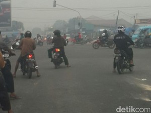 Jambi Masih Diselimuti Asap, Penerbangan di Sultan Thaha Belum Normal