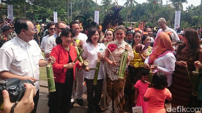 Rizal Ramli Hingga Agnes Monica Hadiri Hari Perdamaian Dunia di Balai Kota