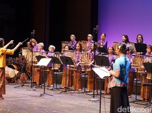 Konser Angklung Pertama di Amerika Hipnotis Penonton