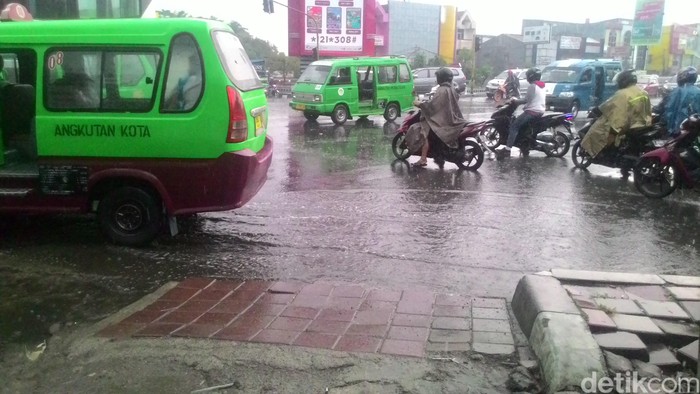 Buat Warga di Depok dan Jakarta yang Sumurnya Kering: Hujan Datang Awal November