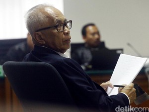 Saat OC Kaligis Dibuat Berang Mantan Anak Buah di Persidangan