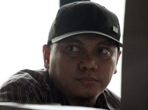 Majelis Hakim Pengadilan Tipikor menunda pembacaan putusan untuk terdakwa Gayus Tambunan dalam kasus penyuapan dan pencucian uang, Senin (20/2/2012). Sebabnya, Ketua Majelis Hakim Suhartoyo yang menangani perkara Gayus ini tengah sakit.