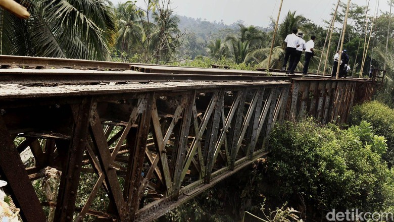 Menengok Jalur Maut Saketi-Bayah Menengok Jalur Maut Saketi-Bayah