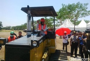 Bangun JLLB, Risma Sebut Tak Ada Lagi Surabaya Kawasan Pinggiran