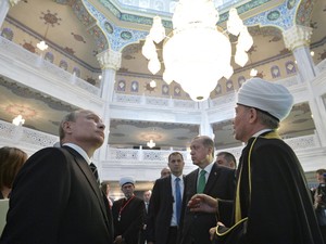 Sejarah Panjang Masjid Terbesar di Eropa yang Diresmikan Presiden Putin