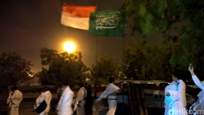 Cuaca Kurang Bersahabat di Arafah, Petugas Minta Jemaah Tetap Tenang