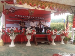 Kepala BNP2TKI Dengarkan Keluhan TKI yang Bekerja di Kebun Sawit Malaysia