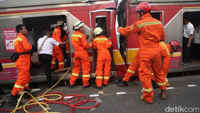 Kapolda Metro: Polri Selidiki Benturan 2 Kereta di Stasiun Djuanda