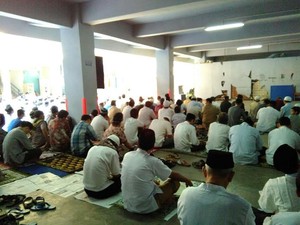 Warga Kota Tangerang Salat Id di Kampus Universitas Muhammadiyah