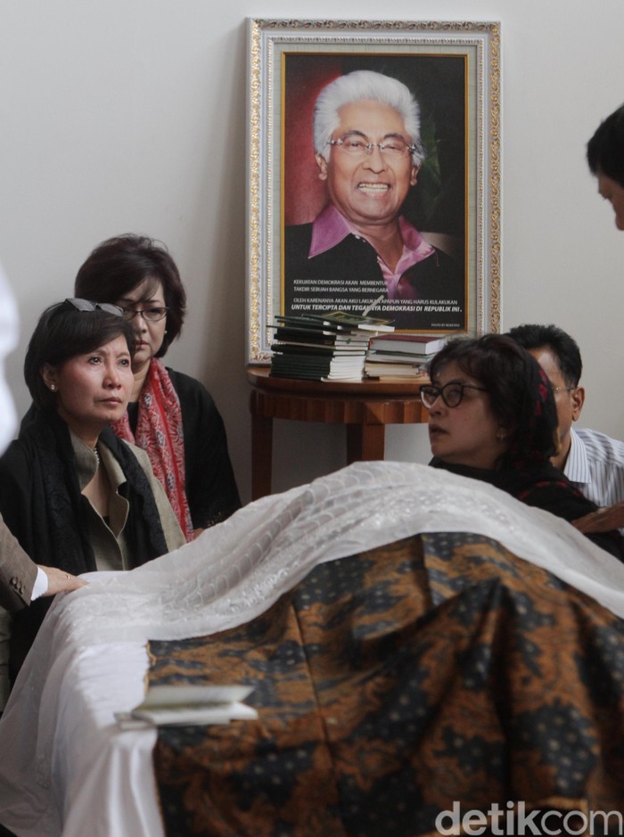 Menpora: Pemuda Harus Terinspirasi Kiprah Almarhum Adnan Buyung