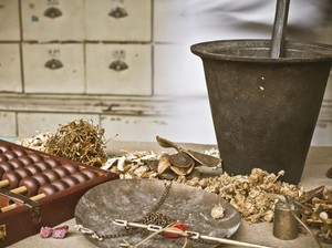Obat Feses Rusa dan Sendal Merpati Diresepkan Dokter Jaman Kuno