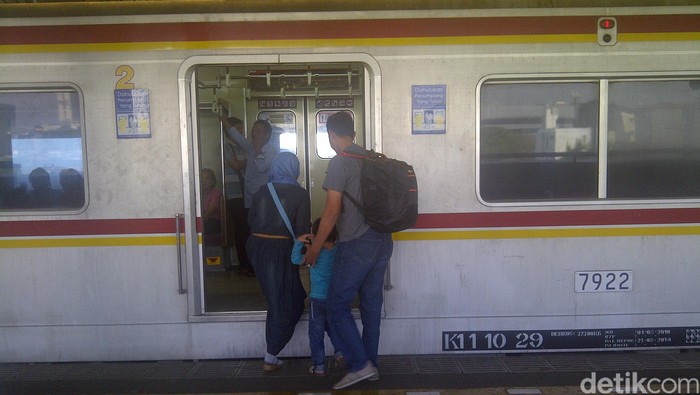 Usai Evakuasi, Stasiun Juanda Sudah Beroperasi Normal