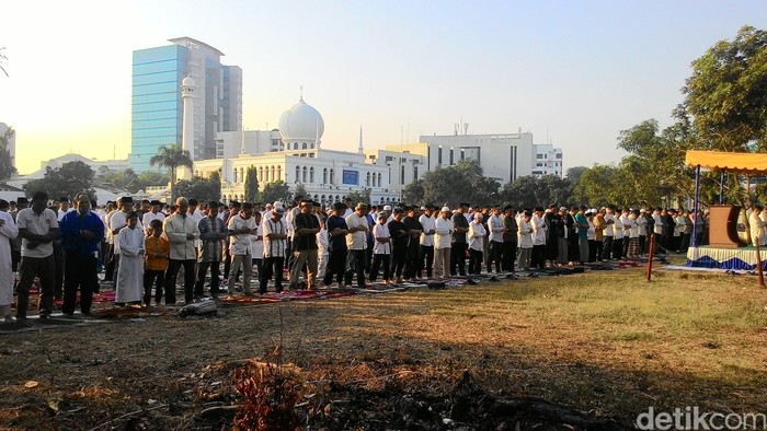 Begini Suasana Salat Id di Masjid Agung Al Azhar