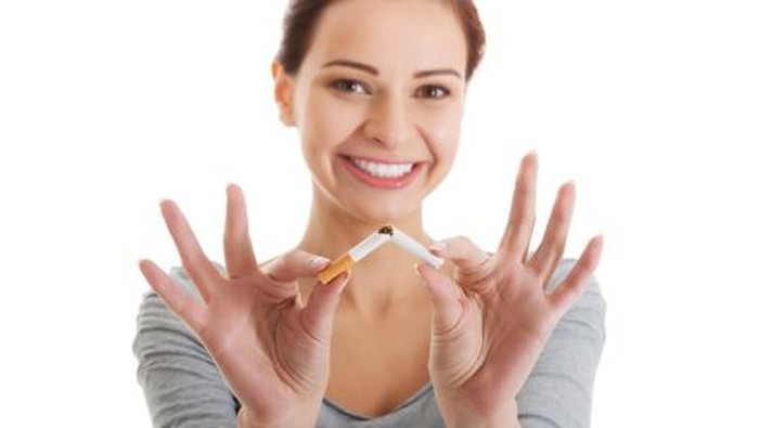 Lula Kamal: Perokok Perempuan Lebih Galak Daripada Laki-laki