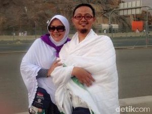 Dede Shock Dikabari 4 Anak dan Menantu Jadi Korban Tragedi Mina