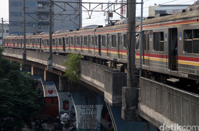 Stasiun Juanda-Gondangdia Padat, Penumpang Diimbau Naik KRL ke Stasiun Lain