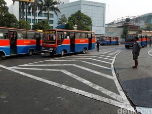 Sudah Banyak Warga yang Mengeluh, Pak Ahok Ayo Coba Naik Metromini