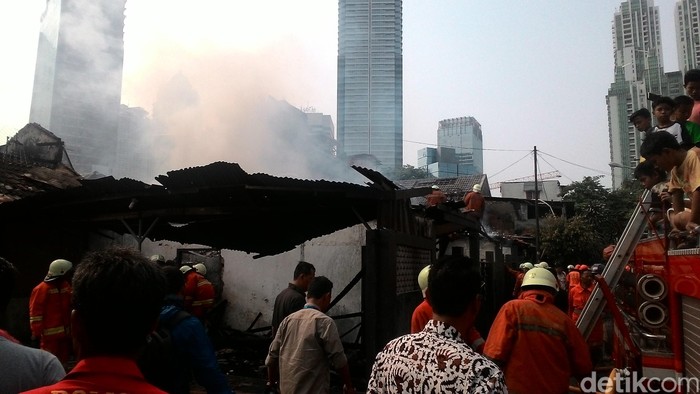 Kebakaran di Setiabudi Hanguskan Gudang, Api Berhasil Dipadamkan