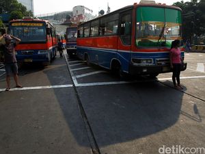 Ahok: Tahun Depan Tak Ada Lagi Metromini dan Kopaja Reyot