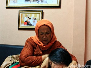 Keluarga Korban Tragedi Mina Berharap Sang Ayah Selamat