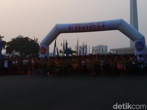 Peringati HUT TNI ke-70, Panglima Lepas Ribuan Pelari Marathon