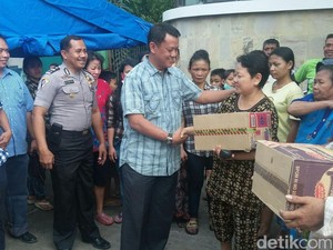 Polres Jakbar Beri Bantuan Sembako untuk Korban Kebakaran Tambora