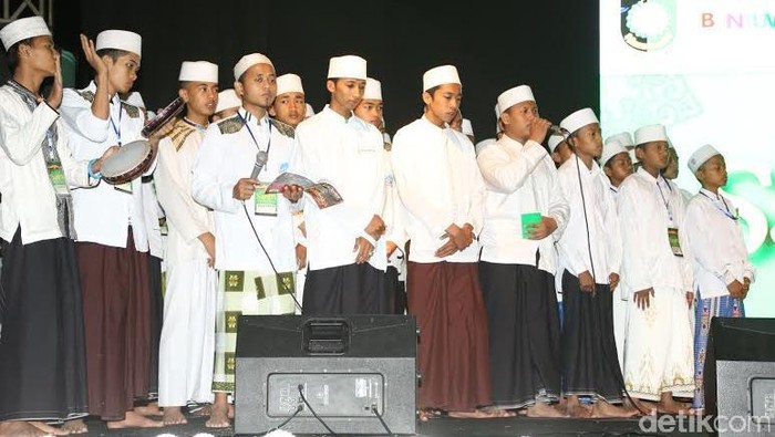 Ribuan Santri Meriahkan Pembukaan Festival Santri 2015 di Banyuwangi