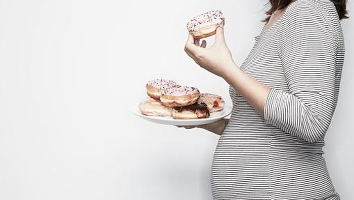 Turuti Keinginan Bayi, Wanita-wanita Ini Malah Ngidam Hal Tak Lazim