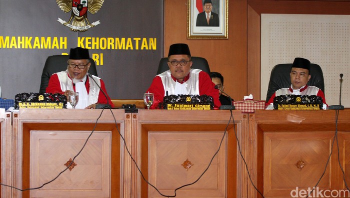 Usai Dengar Rekaman Novanto-Freeport, Wakil Ketua MKD ini Galau