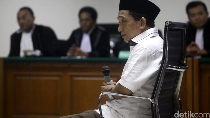 Terbukti Korupsi-TPPU, Fuad Amin Divonis 8 Tahun Bui dan Denda Rp 1 Miliar