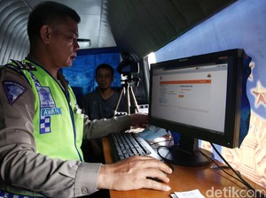 MK Tegaskan Polri Pemegang Otoritas Mengeluarkan SIM dan STNK
