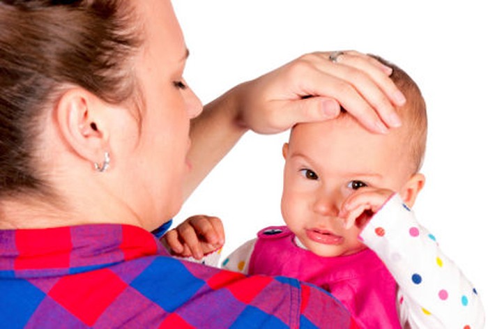 Mengapa Bayi Rewel dan Demam Saat Tumbuh Gigi?