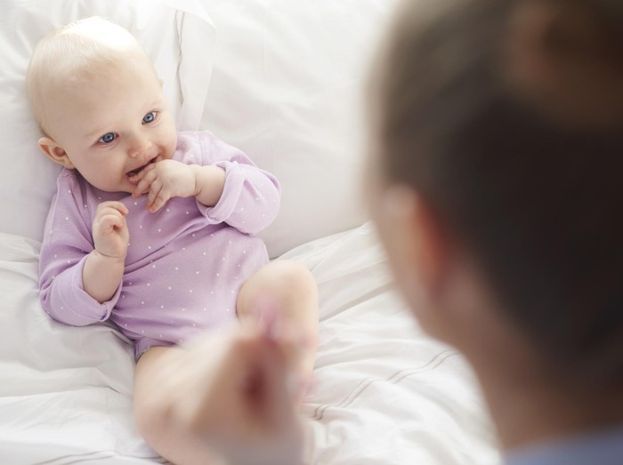 Mulai Duduk Sampai Berjalan, Begini Perkembangan Motorik Anak yang Normal