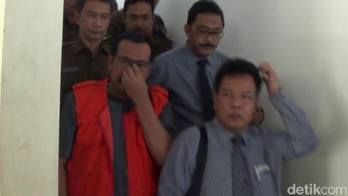 Mantan Kabiro Keuangan Jateng Ditahan Kejaksaan terkait Kasus Bansos