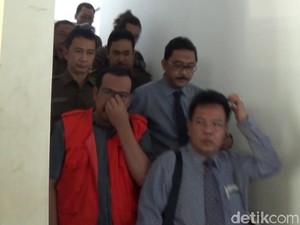 Mantan Kabiro Keuangan Jateng Ditahan Kejaksaan terkait Kasus Bansos