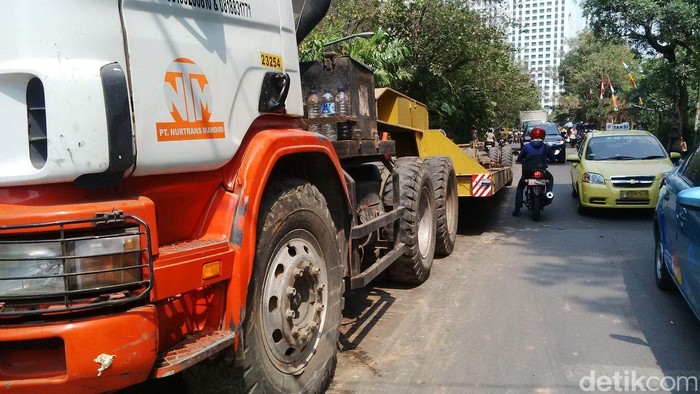 Ahok: Truk Trailer Harus Diuji, Kuncinya di KIR