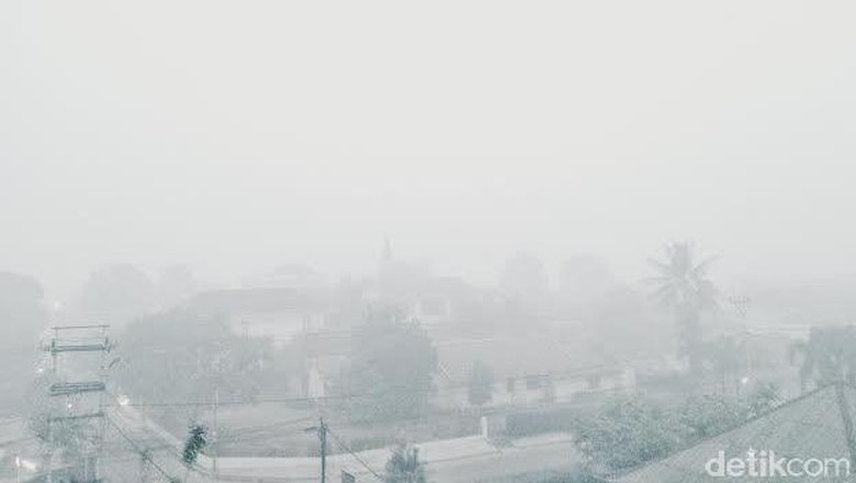 Palembang Dikepung Kabut Asap Parah, Begini Penampakannya Pagi Ini Palembang Dikepung Kabut Asap Parah, Begini Penampakannya Pagi Ini