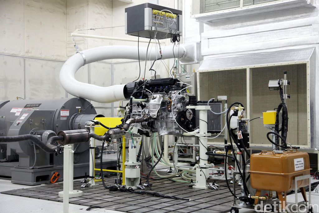 Fasilitas pengetesan mesin (engine test bench) di pabrik PT. HPM, Karawang, Jawa Barat, Rabu (30/09/2015). Pembangunan fasilitas tersebut sebagai komitmen Honda untuk meningkatkan kapasitas dan kualitas produksi sekaligus mempercepat proses lokalisasi komponen untuk produk-produk Honda di Indonesia. Selain engine test bench HPM juga akan memiliki crankshaft factory yang sedang dalam tahap pembangunan. Grandyos Zafna/detikcom