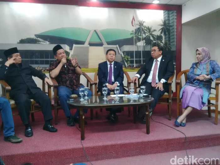Baru Pulang dari Arab Saudi, Novanto Cs Langsung Jumpa Pers di DPR