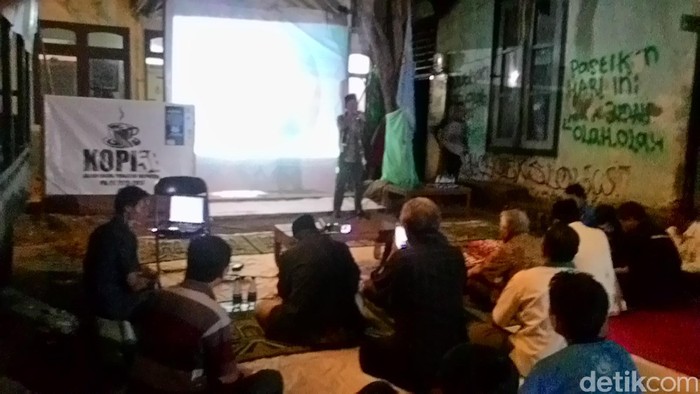 Melawan Lupa: Mahasiswa Muhammadiyah dan Pelajar Gelar Nobar G 30 S/PKI