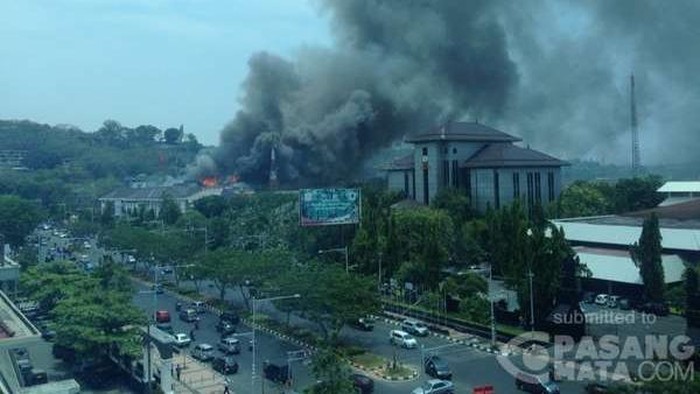 Mapolda Jateng Terbakar!