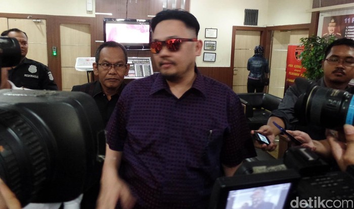 Farhat Abbas Daftar Jadi Bakal Cagub DKI PDIP