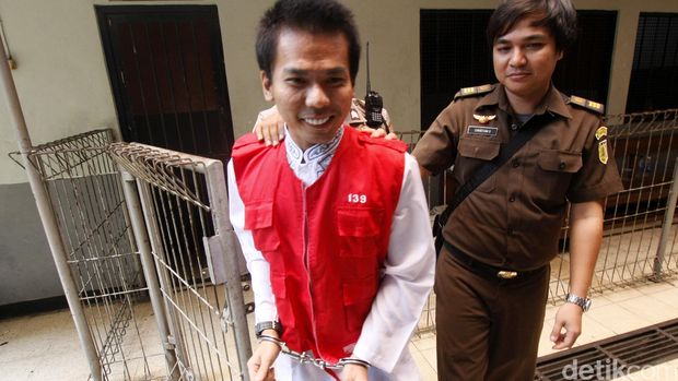 Sidang kasus muncikari artis dengan terdakwa Robbi Abbas kembali digelar di Pengadilan Negeri Jakarta Selatan, Kamis (1/10/2015). Dalam sidang tersebut mengadirkan saksi Amel Alvi yang diguda salah satu artis yang disewa Robby untuk  ditawarkannya. Lamhot Aritonang/detikcom.
