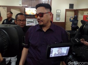 Pengacara Nyentrik Farhat Abbas Segera Jalani Sidang di PN Jaksel