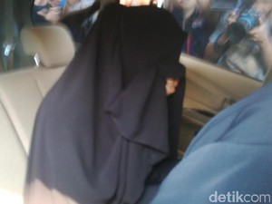 Kapan Tyas Mirasih dan Sinta Bachir Hadir di Sidang Muncikari Robbi Abbas?