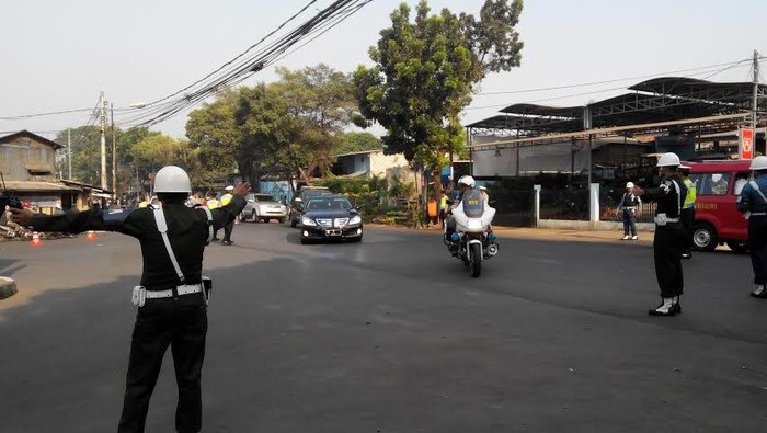 Ada Peringatan 1 Oktober, Arus Lalu Lintas di Jalan Raya Pondok Gede Lancar
