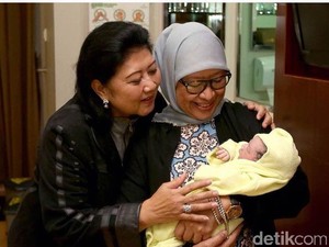 Momen Kebahagian SBY, Ani Yudhoyono dan Hatta Saat Anak Kedua Ibas Lahir