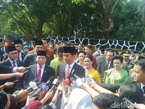 Jokowi Akan Undang Prajurit yang Berjasa Angkat Jenazah Pahlawan, Luhut Terharu